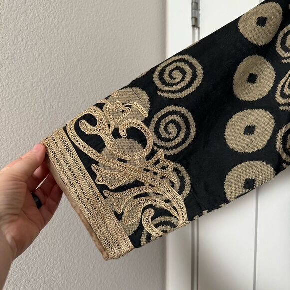 Soft Surroundings Top Tunic Womens Sz L Black Gold Embroidered V Neck Boho Fest - Picture 4 of 13